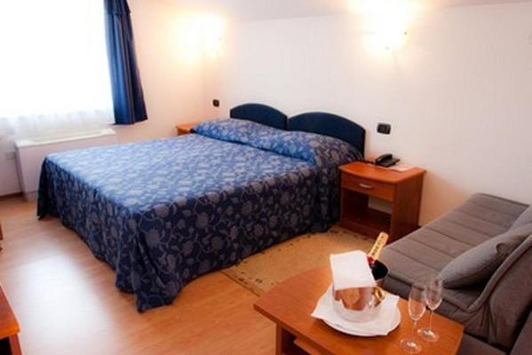 Hotel Makin Novigrad  ภายนอก รูปภาพ