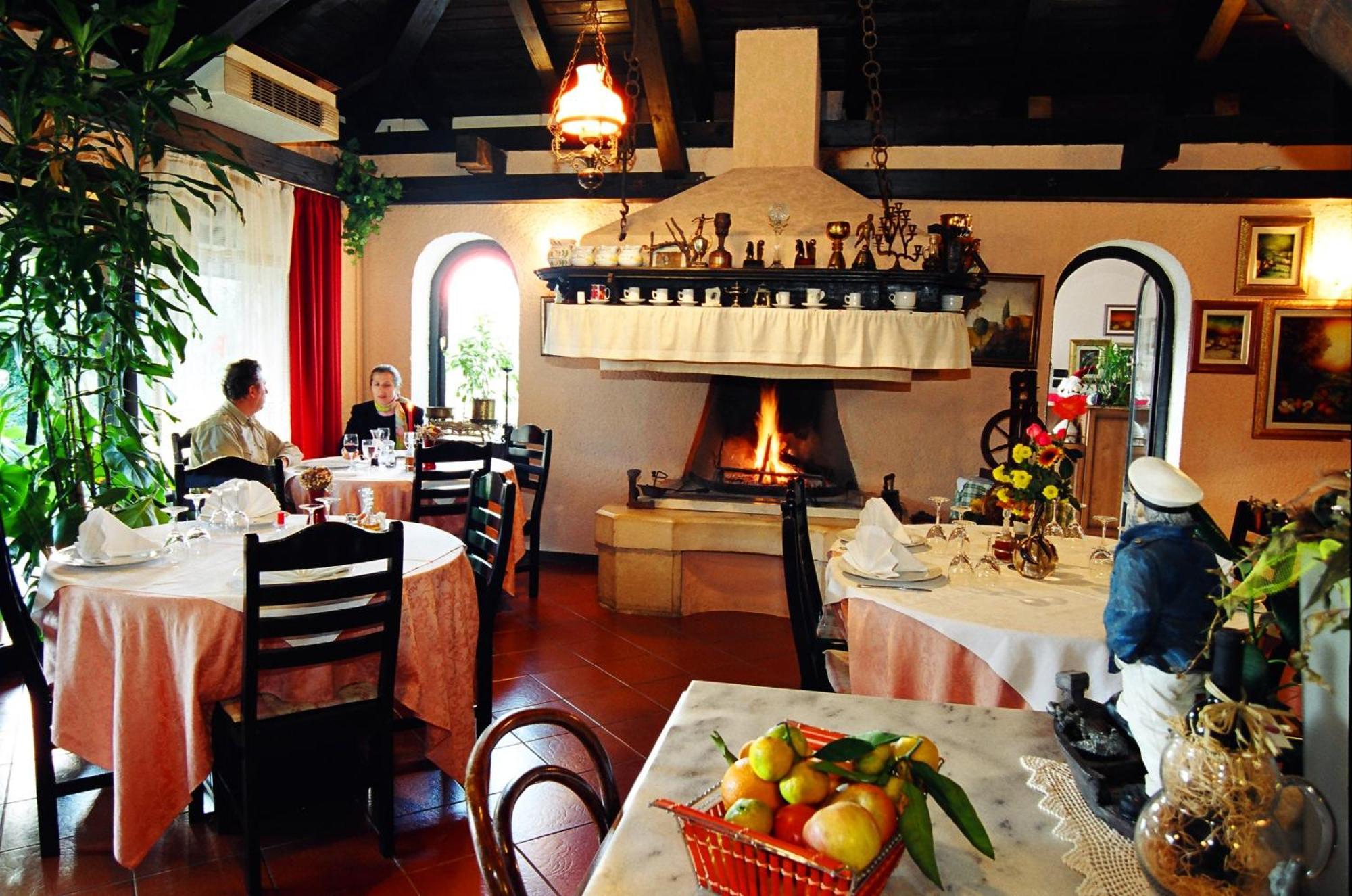 Hotel Makin Novigrad  ภายนอก รูปภาพ